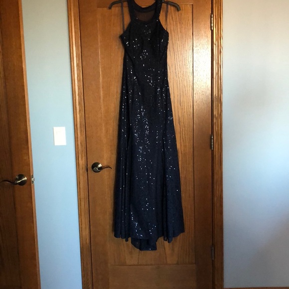 Prom dresses - Picture 2 of 6